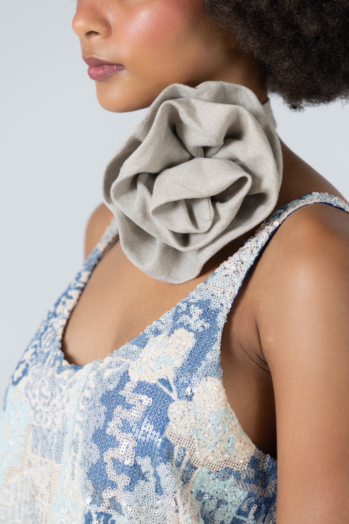 Orilla Accent Flower