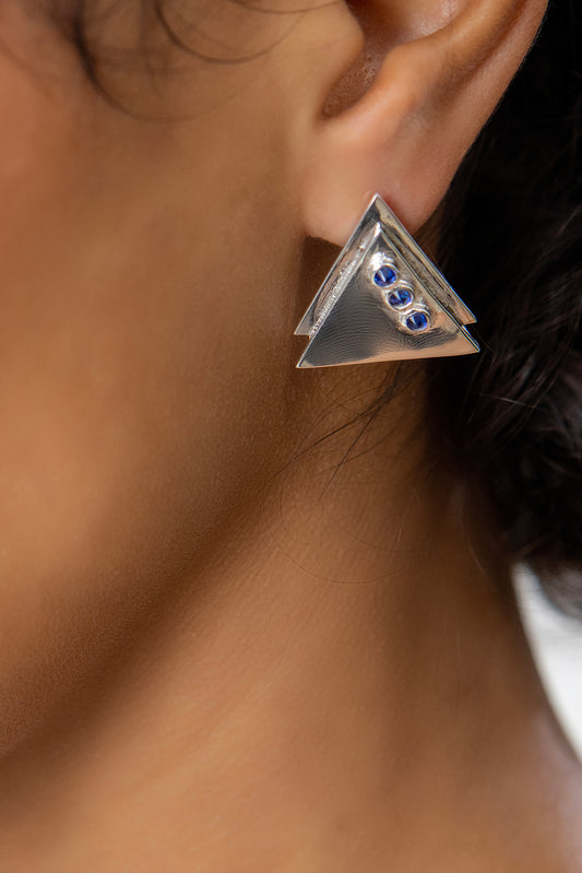 MAXI Reversed Triangle studs